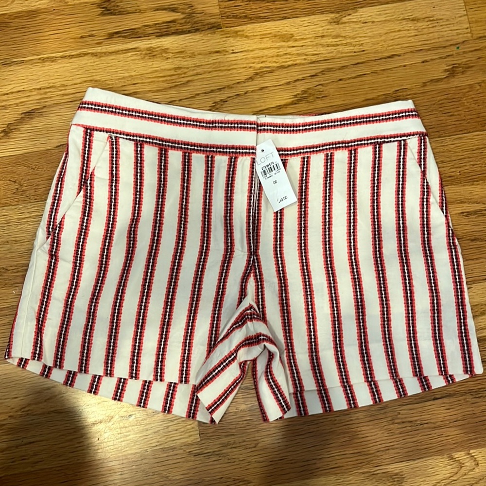 BRAND NEW WITH TAGS!! Ann Taylor Loft structured shorts, 4” seam